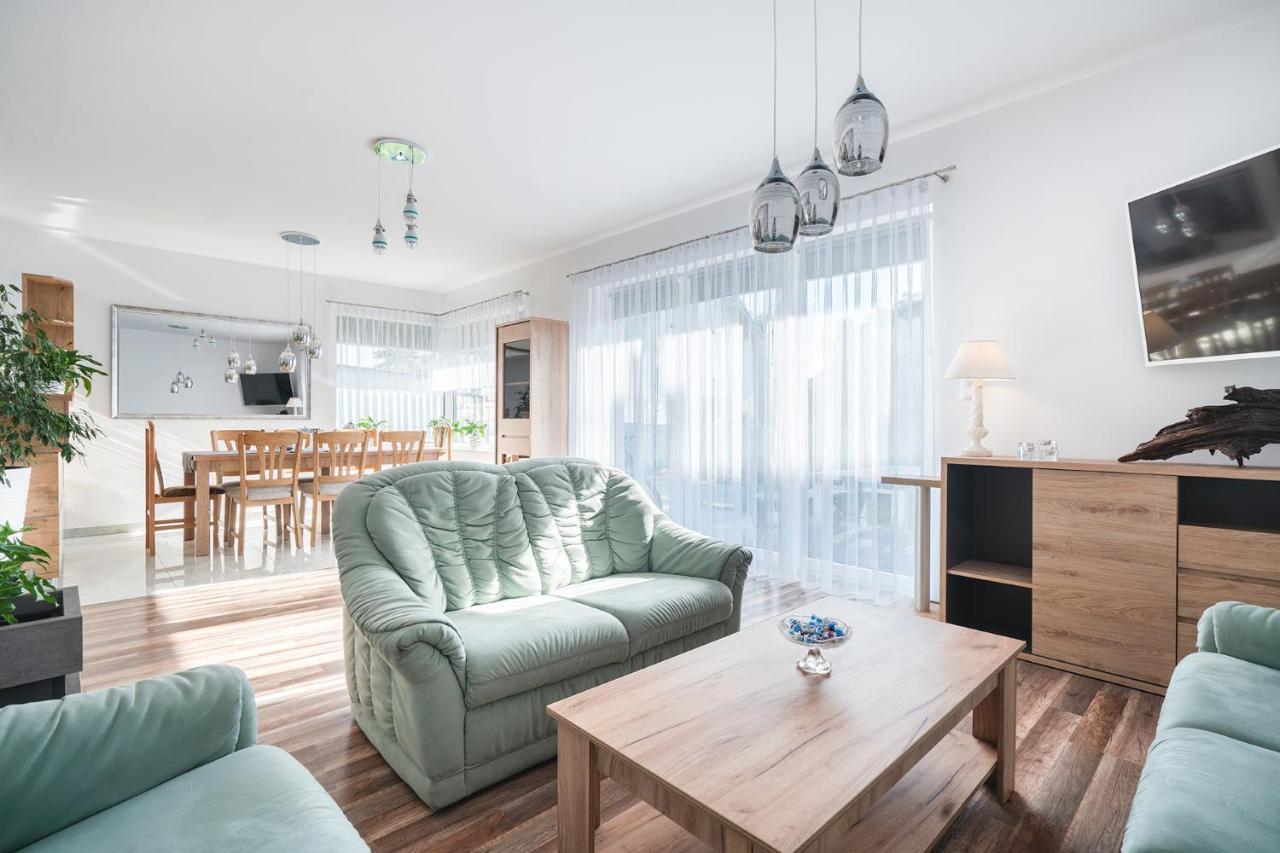 Julia Villa Reda Exteriör bild