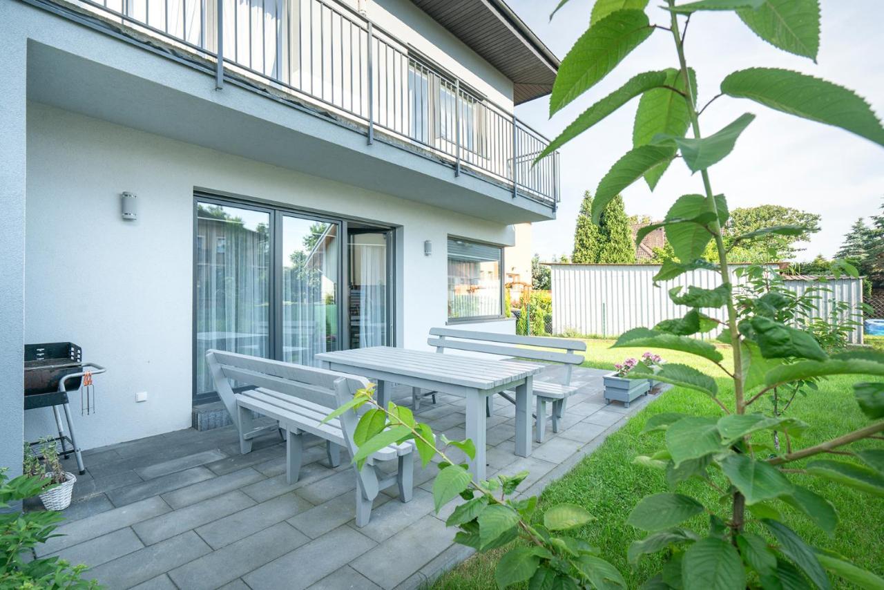 Julia Villa Reda Exteriör bild